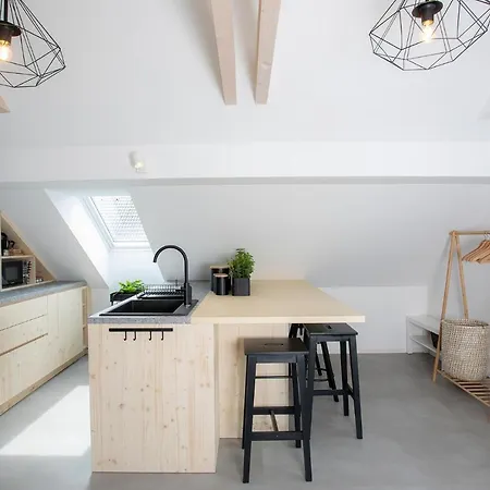 House 24 4*