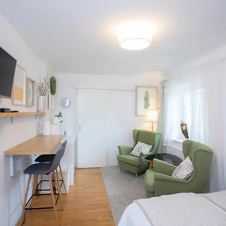 House 24 Pensjonat 4*